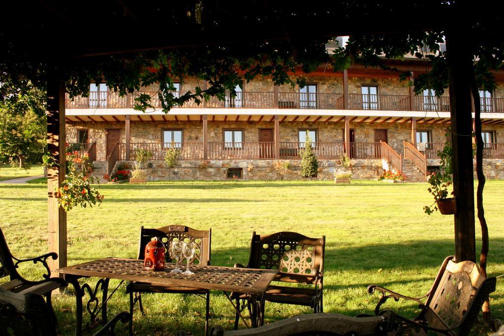Alojamiento En Entorno Rural Los Trobos Villar de Otero Экстерьер фото